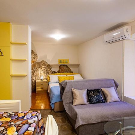 Room M كريس المظهر الخارجي الصورة