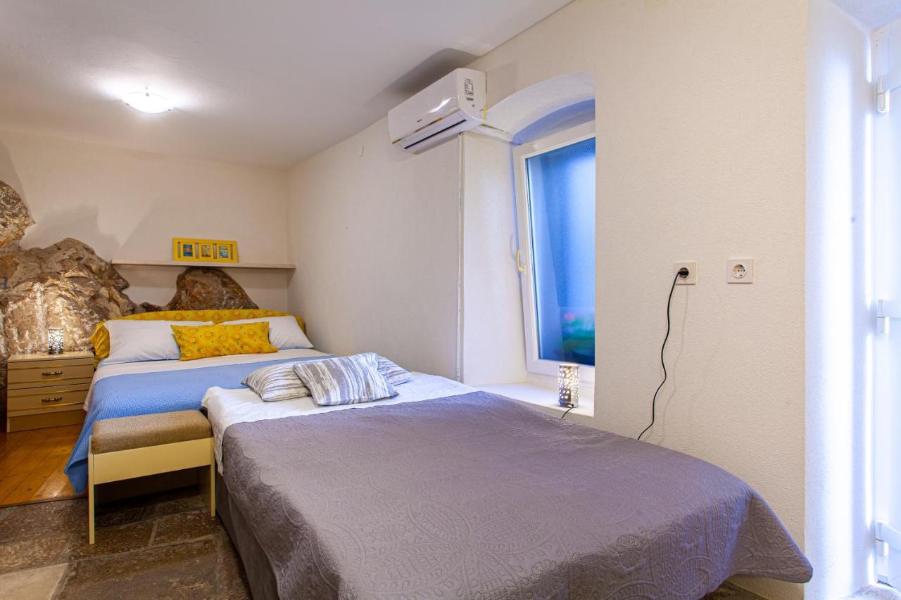 Room M كريس المظهر الخارجي الصورة